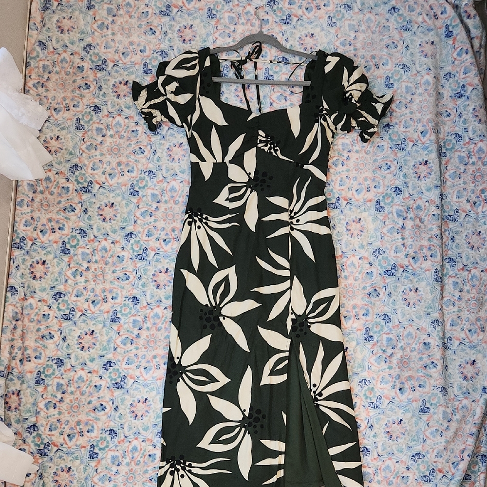 Audrey Parks + Francesca's Emerald Green Floral Dress